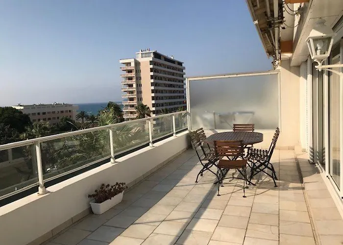 T2 Climatise Au Centre-ville Du Lavandou Avec Terrasse Et Parking - Fr-1-308-47 Apartman Le Lavandou