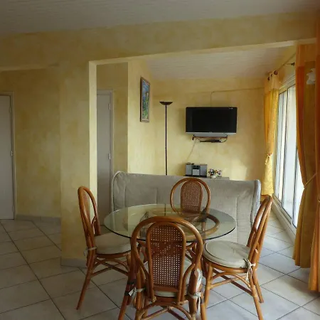 T2 Climatise Au Centre-ville Du Lavandou Avec Terrasse Et Parking - Fr-1-308-47 아파트