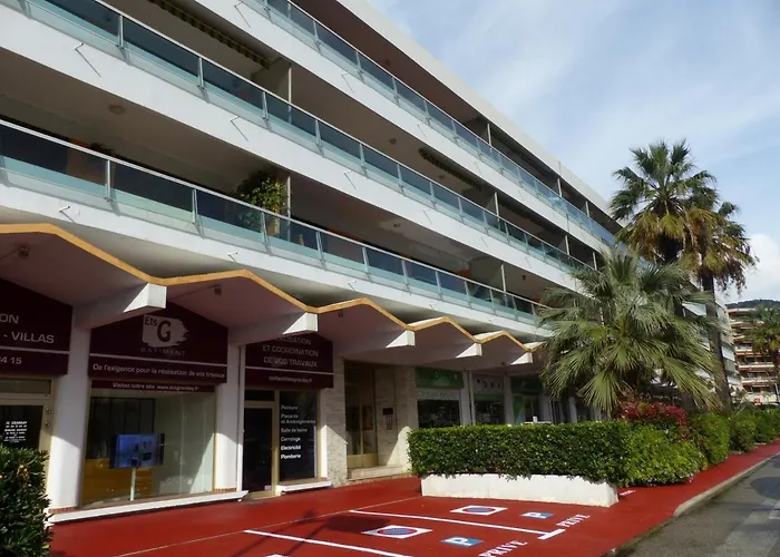 T2 Climatise Au Centre-ville Du Lavandou Avec Terrasse Et Parking - Fr-1-308-47 Apartment *